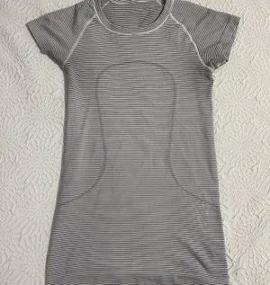Swiftly Tech Short Sleeve thumbnail 1