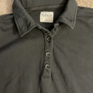 Abercrombie & Fitch Soft A&F Gray Button Front Cropped Sweater‎ Size Large thumbnail 3