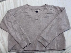 Universal Threads sweater thumbnail 1