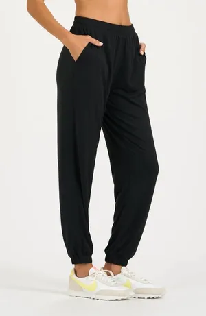 Vuori boyfriend joggers thumbnail 1