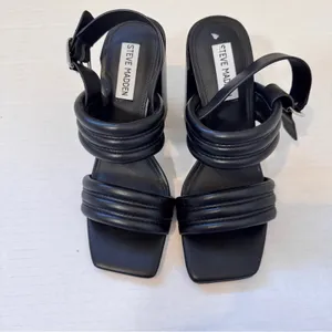 Steve Madden Black Faux Leather Square Toe Heels Women’s 6.5 Sandals Chunky Fall thumbnail 8