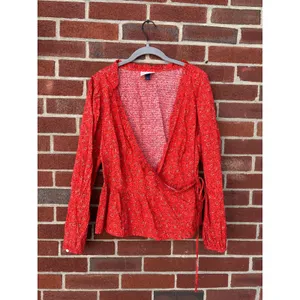 Universal Thread Red Floral Wrap Blouse Womens Large Long Sleeve Tie Waist thumbnail 2