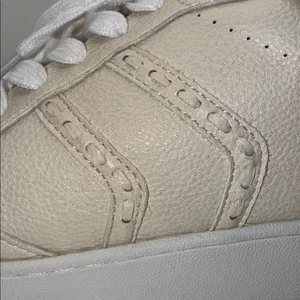Oasis Society The 365 Stitch Platform Sneakers Ivory Vegan Leather Women’s 9 thumbnail 5