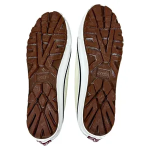 Vans Style 17 UltraCush Solid Slip On Sneakers Cream Gorpcore Lug Sole Size 8.5 thumbnail 4