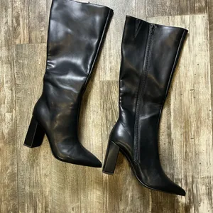 Wild Pair Black Boots Size 9 thumbnail 4