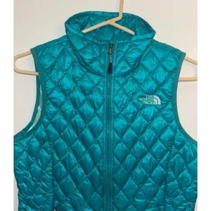 The North Face Puffer Vest Size XS thumbnail 3