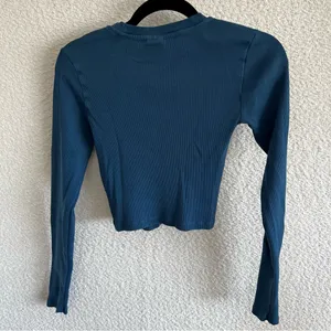 TNA Aritiza Women’s Blue Long Sleeve Ribbed Cropped Shirt Top Size Medium‎ thumbnail 3