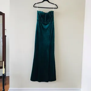 Lulus Luxurious Allure Emerald Green Velvet Strapless Maxi Dress, Size Medium thumbnail 4