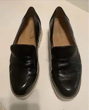 Vionic Kensley Women's Sz 7.5 Shoes Black Patent Leather Slip On Loafers thumbnail 1