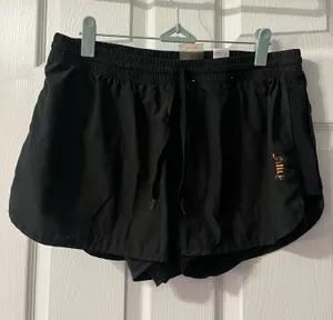 Juicy Couture Women’s Shorts L thumbnail 1