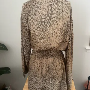 Victoria's Secret camo-colored kimono robe thumbnail 5