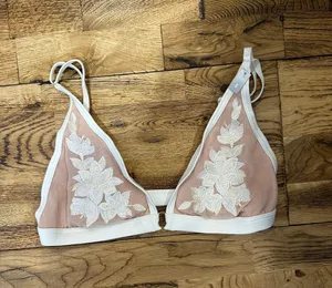 PINK Victoria’s Secret Bralett thumbnail 1