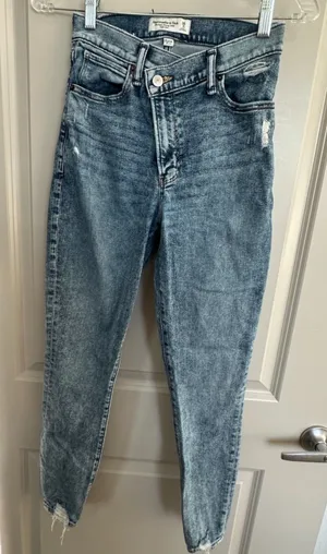 Abercrombie & Fitch Cross Band Waisted Super Skinny Ankle Women's 26 2R thumbnail 1