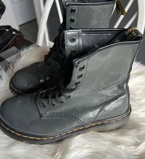 Dr. Martens Gray Patent Leather Lace -up 1460 boots size 8 thumbnail 1