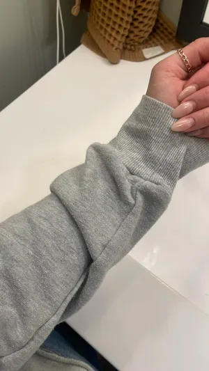 gray cropped sweatshirt thumbnail 5