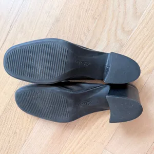 Clarks Black Leather Mules Clogs Slides Comfort Casual Shoes Size 8 thumbnail 2