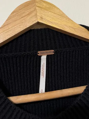 Free People Easy Street Crop Pullover Sweater Size Small Black Oversized Knit thumbnail 3
