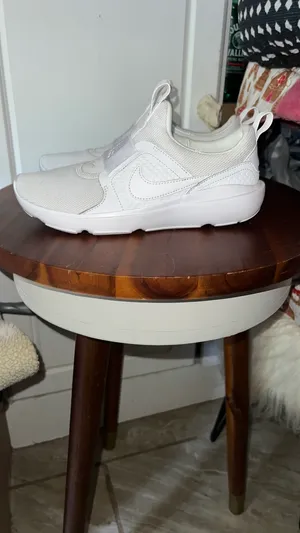 Nike Women’s Slip-On Sneakers thumbnail 7