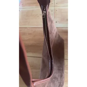 Brown Faux Suede Hobo Shoulder Bag Minimalist Slouchy Gold Zip Purse Large NWOT‎ thumbnail 3