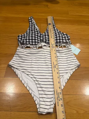 Cupshe NWT women’s vneck one piece swimsuit size large. thumbnail 3