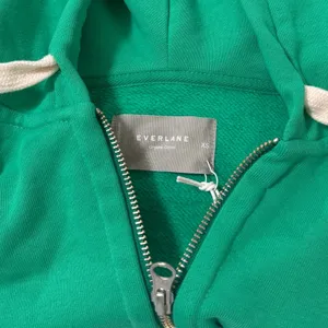 Everlane The Track Organic Cotton Hoodie in Bright Jade size XS NWT thumbnail 7