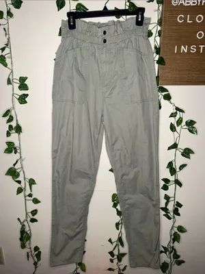 Abercrombie & Fitch High Rise Straight Leg Khahki Cargo Style Pants Green thumbnail 2
