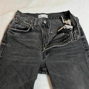 Zara Mid Rise Straight Leg Jeans Size 2 Casual Y2K Cotton Grunge 90s 2000s thumbnail 5