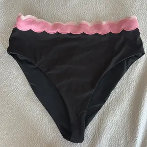 Beach Riot Harriet high waist Bottom Sweet Berry Wave, Size small , $98 thumbnail 3