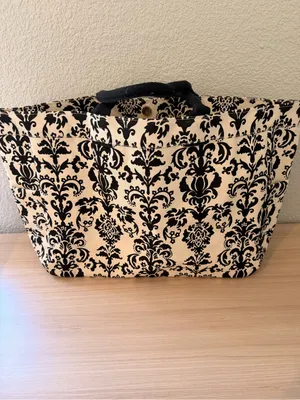 Canvas Damask Tote Bag in Black and Cream thumbnail 5