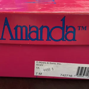 Amanda taupe low thumbnail 4