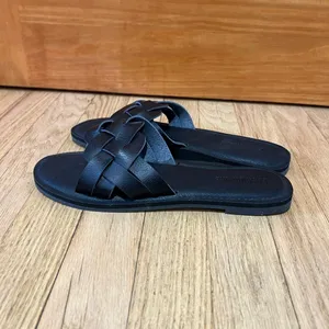 Black Sandals Sleek Design thumbnail 6