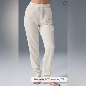Alo Yoga NWOT Muse Sweatpants Ivory Size L thumbnail 3