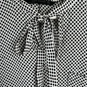 Zara Woman Size L Blouse Black Polka Dot Tie Neck Long Sleeve Flowy Long‎ Sleeve thumbnail 4