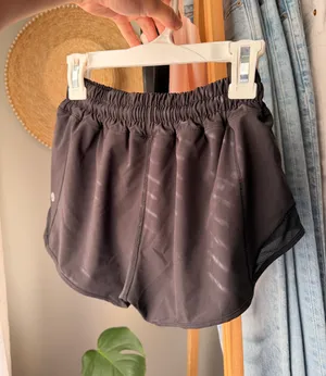 Hotty Hot Low-Rise Lined Short 2.5" thumbnail 2