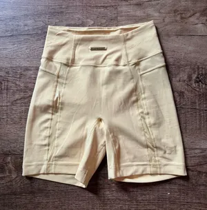 Whitney Simmons Gymshark Shorts thumbnail 1