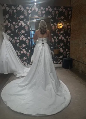 Maggie Sottero Wedding Dress White Size 10 thumbnail 5