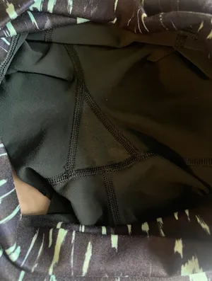 Lululemon groove shorts sz8  thumbnail 3