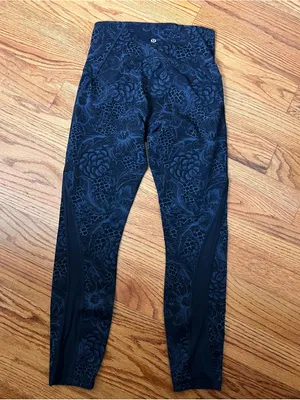Lululemon Black and Navy Floral Print Legging thumbnail 5