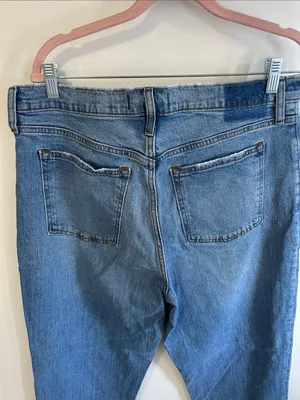 Abercrombie & Fitch The Mom High Rise Jeans thumbnail 4
