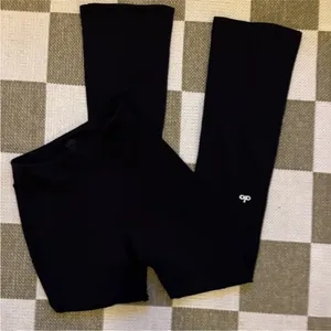 Alo Yoga Flared Pants thumbnail 7