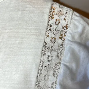 Free People Le Femme Tee White Lace Pleated Cotton Boho Blouse Size XS thumbnail 15