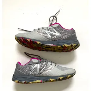 New Balance Lightweight Trail Sneakers Gray Pink Women's Size 8.5 thumbnail 6