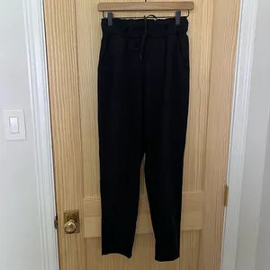 LULULEMON- Keep Moving Pant 7/8 High-Rise Black Size 4 thumbnail 2