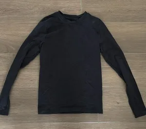 Black long sleeve thumbnail 1