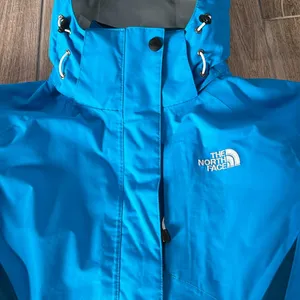 Women’s Northface shell Hyvent  jacket thumbnail 2