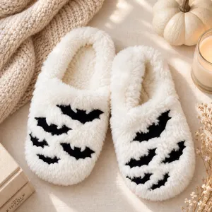 Hyde and EEK Boutique Women White Faux Fur Bat Print Slipper Socks M/L 8-10 New thumbnail 2