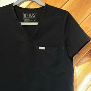 Figs Catarina One-Pocket Scrub Top in black thumbnail 7
