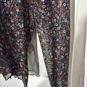 Floral Black Long Sleeve Top Size M thumbnail 4