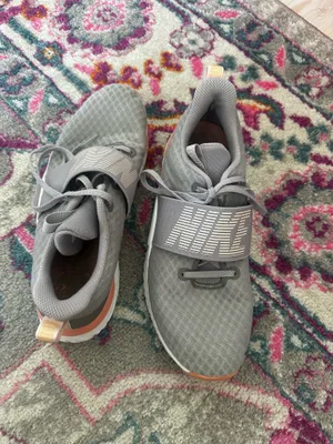 Women’s Nike Renew Shoes thumbnail 3