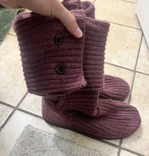 UGG Sweater thumbnail 1